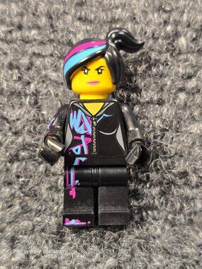 LEGO minifigure of the character Wyldstyle L#6